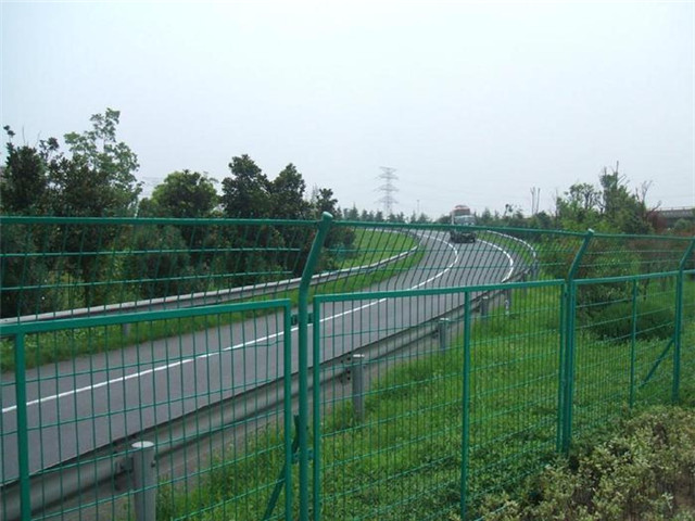 湖南公路護(hù)欄網(wǎng)圖片3
